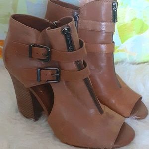 Jessica Simpson leather Heels